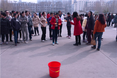 投乒乓球1.JPG