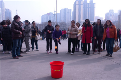 投乒乓球3.JPG