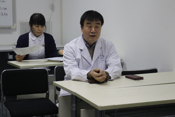 2016.1.29李院长护理查房 002.jpg