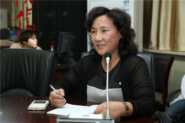 15.党委宣传部部长买秋霞讲话.JPG