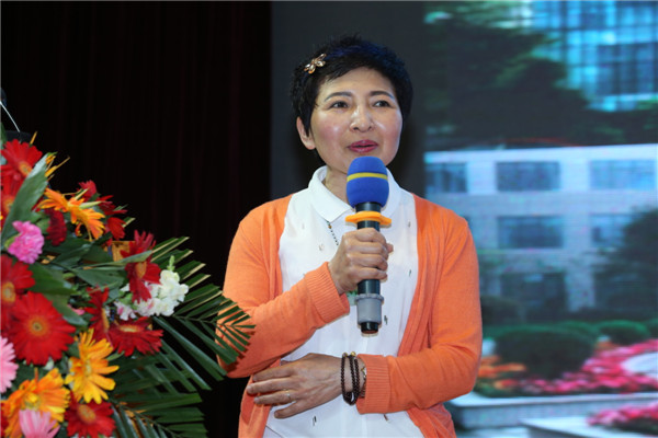 照片10：华西口腔医院曾淑蓉授课.JPG