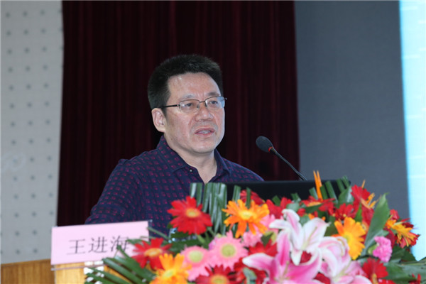 照片11：西安交大二附院王进海授课.JPG