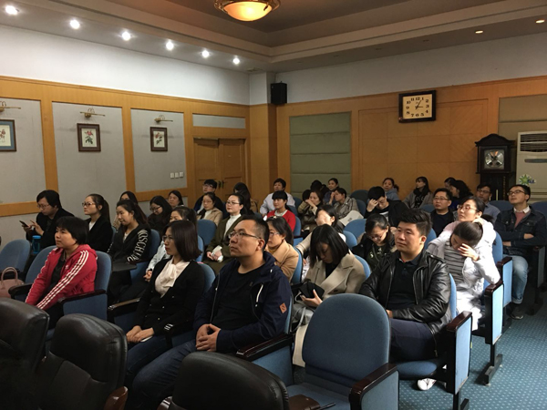 5全体员工认真学习.jpg