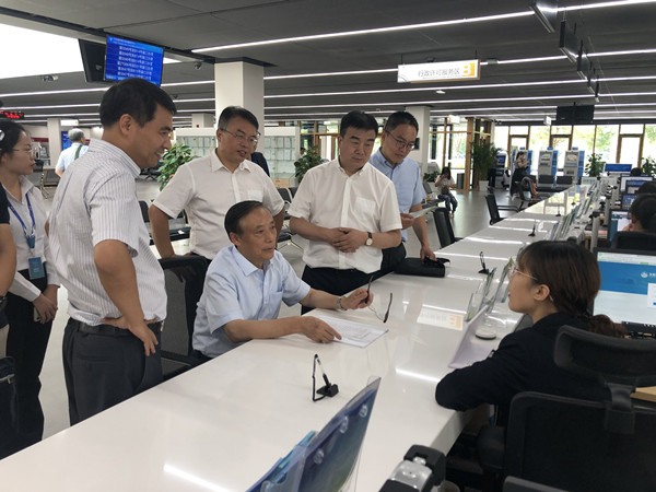 5实地走访市民服务中心.jpg